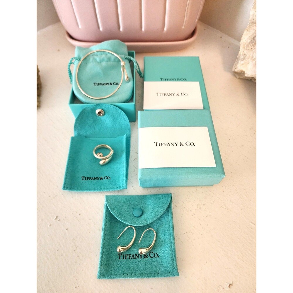 Tiffany & Co. Jewelry Suite - Teardrop Design by Elsa Peretti. Spain 925 Silver